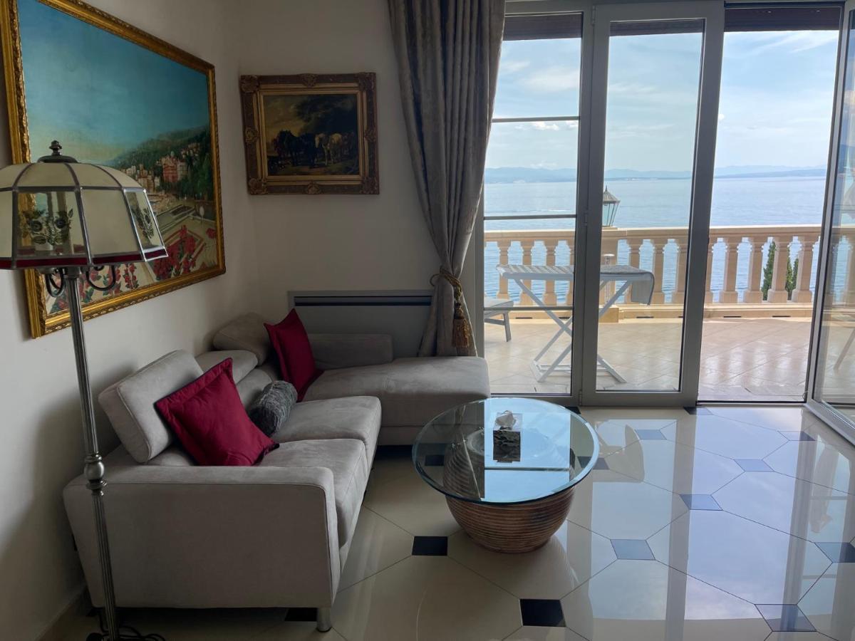 Apartmán Isabella - Luxury With Style Right Next To The Beach, Private Pool And Sea View *
