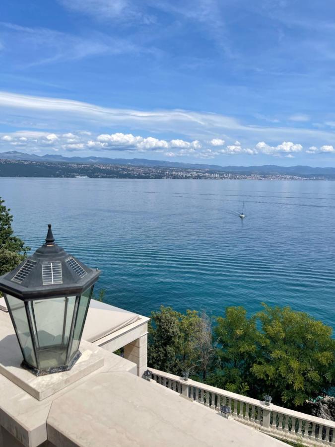 Apartmán Isabella - Luxury With Style Right Next To The Beach, Private Pool And Sea View Opatija