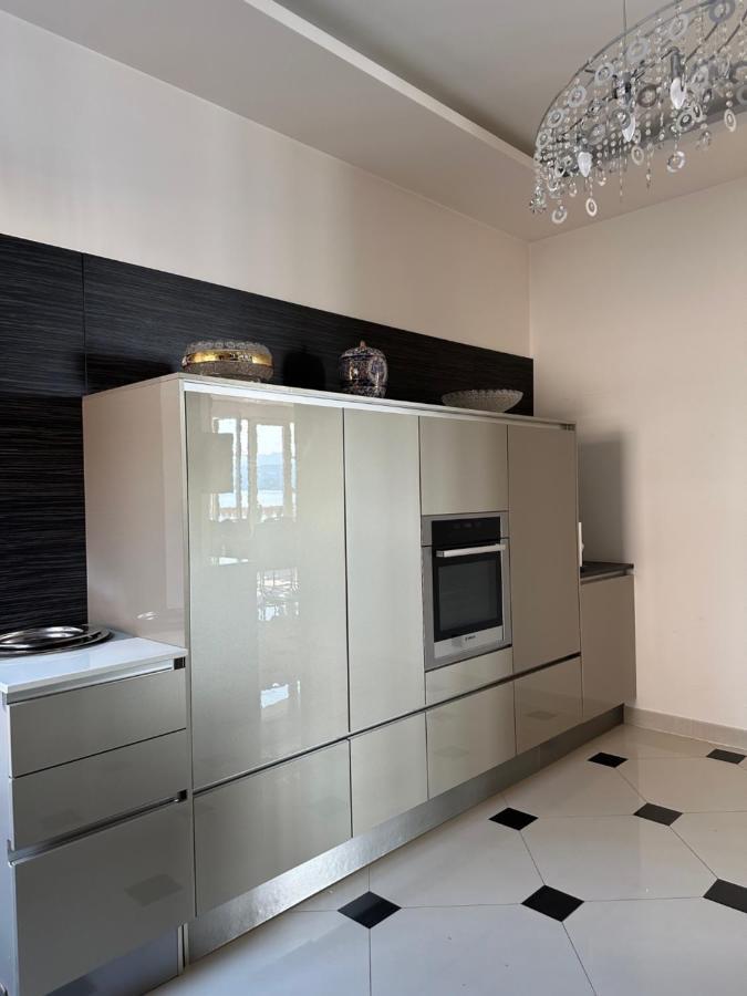 Isabella - Luxury With Style Right Next To The Beach, Private Pool And Sea View