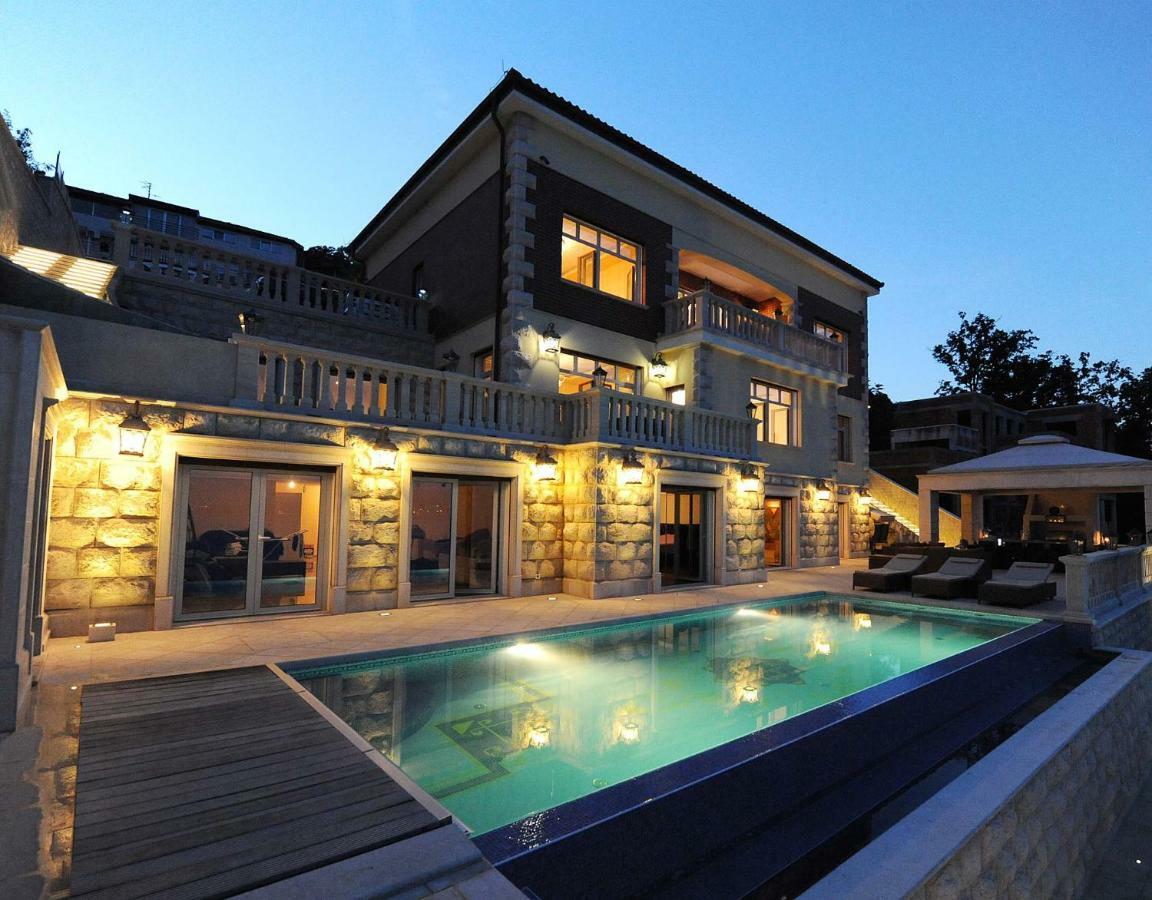Isabella - Luxury With Style Right Next To The Beach, Private Pool And Sea View Apartmán *