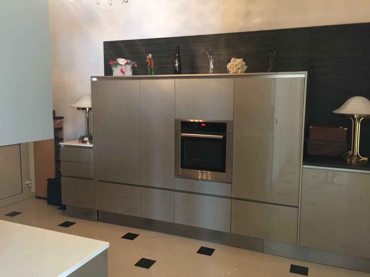 Isabella - Luxury With Style Right Next To The Beach, Private Pool And Sea View Opatija